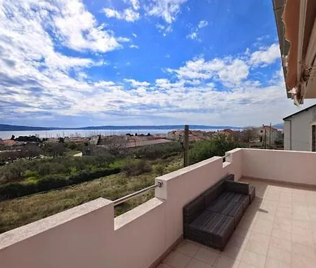 Apartment Tomy 2