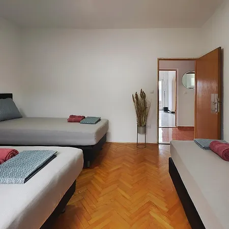 Tomy 2 Kaštela