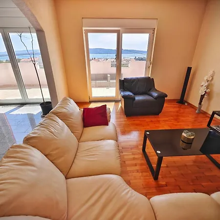 Apartment Tomy 2 *