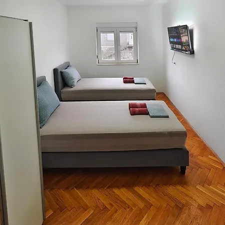 Tomy 2 Apartment Kaštela